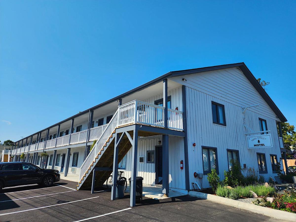 Hotel Main Street *