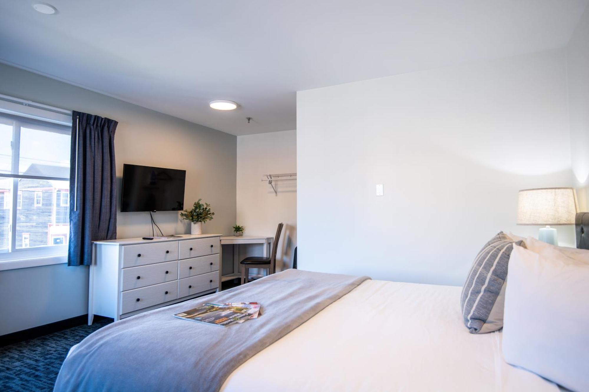 Main Street Hotel *